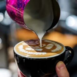 Lag Barista-Kaffe Hjemme – Uten Dyr Maskin
