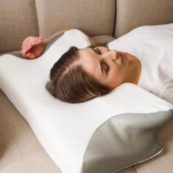 Ergonomisk nakkepute i minneskum – Kjølende og støttende